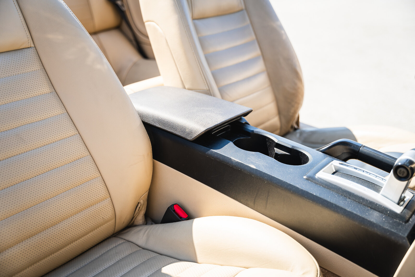 Interior image of 2005 Ford Mustang GT Cabriolet