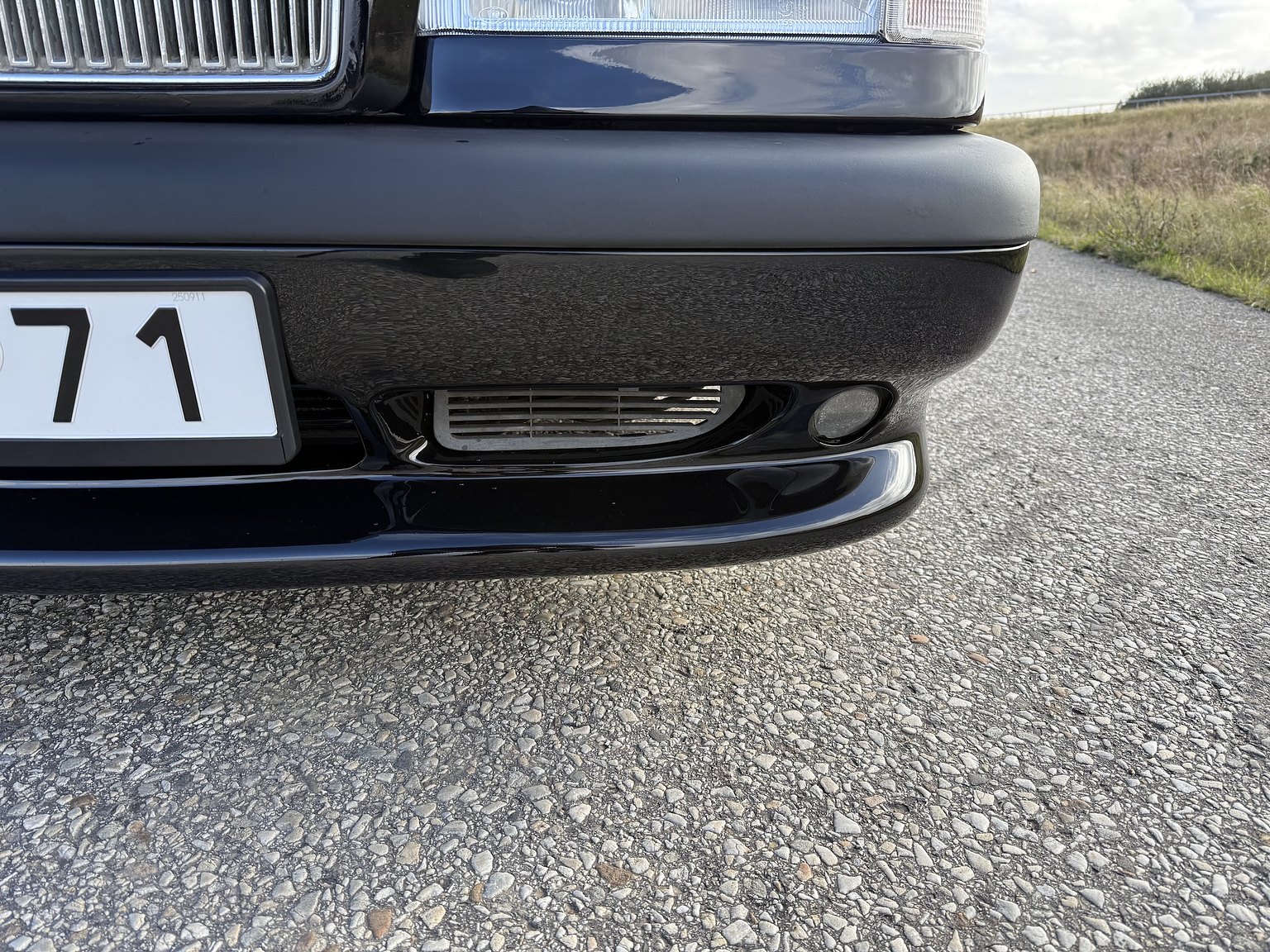 Exterior image of 1995 VOLVO 855 T5R T-5R