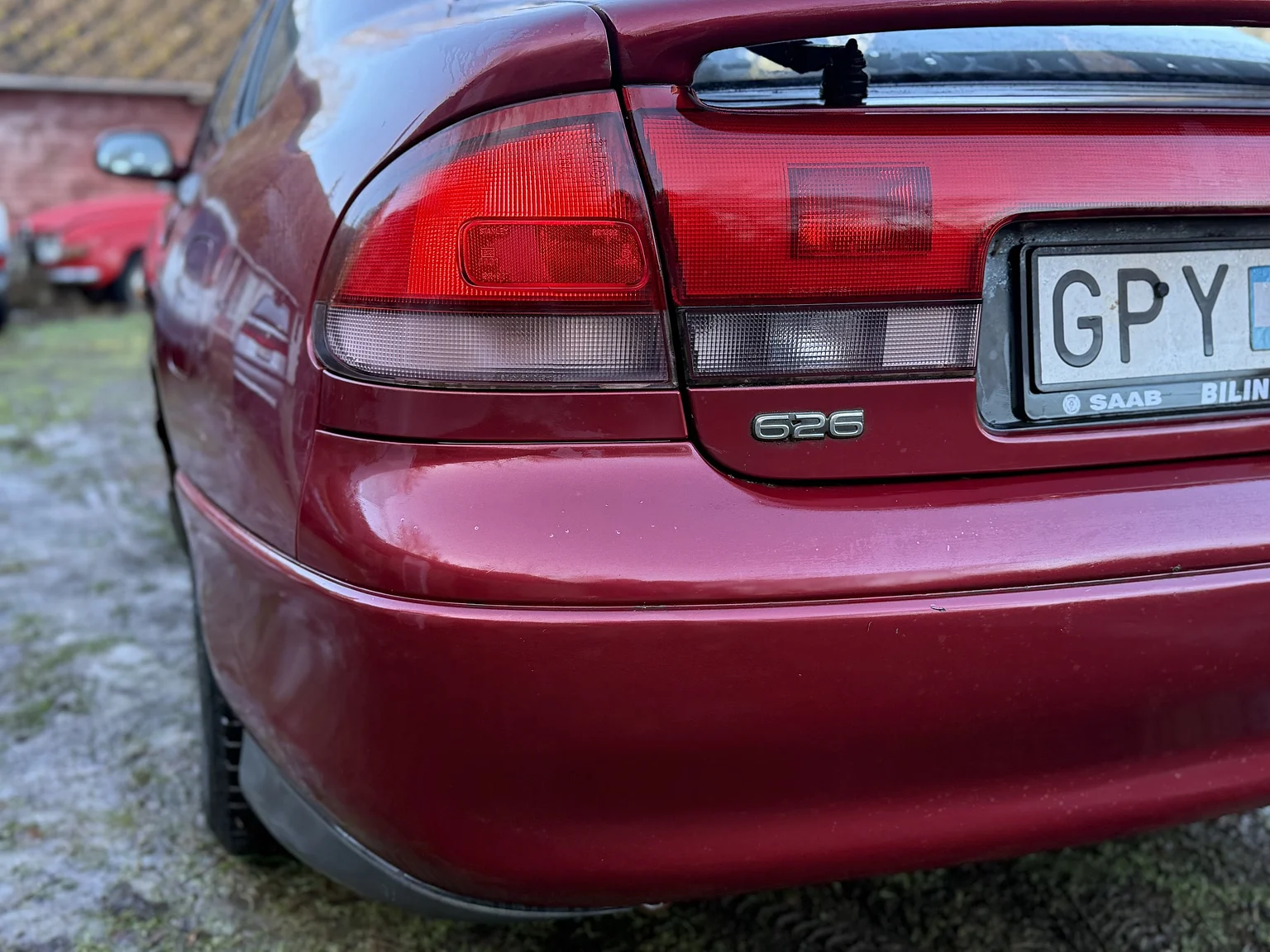 Aussenfoto 1992 Mazda 626 Hatchback 2.5 V6 Automatic (16)