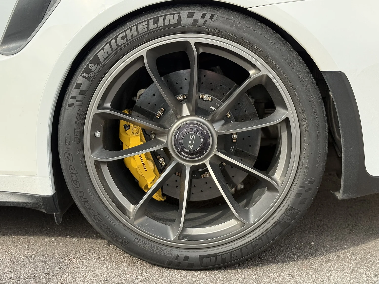 Exteriörbild på 2016 Porsche 911 GT3 RS (10)