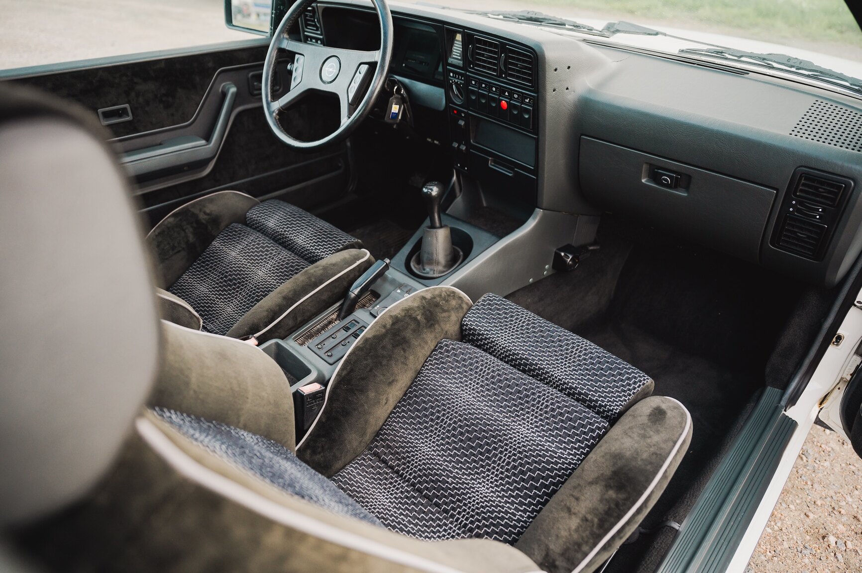 Interiörbild 1986 Opel Monza GSE