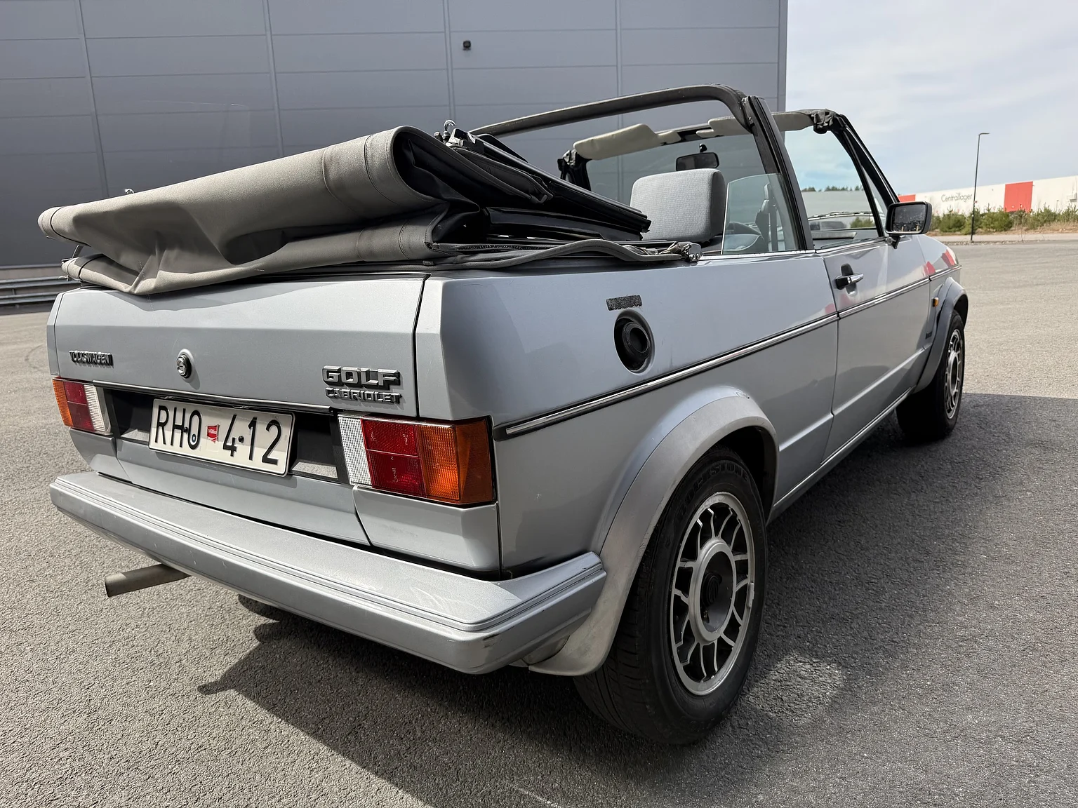 Exterior image of 1987 VW Golf Cabriolet (43)
