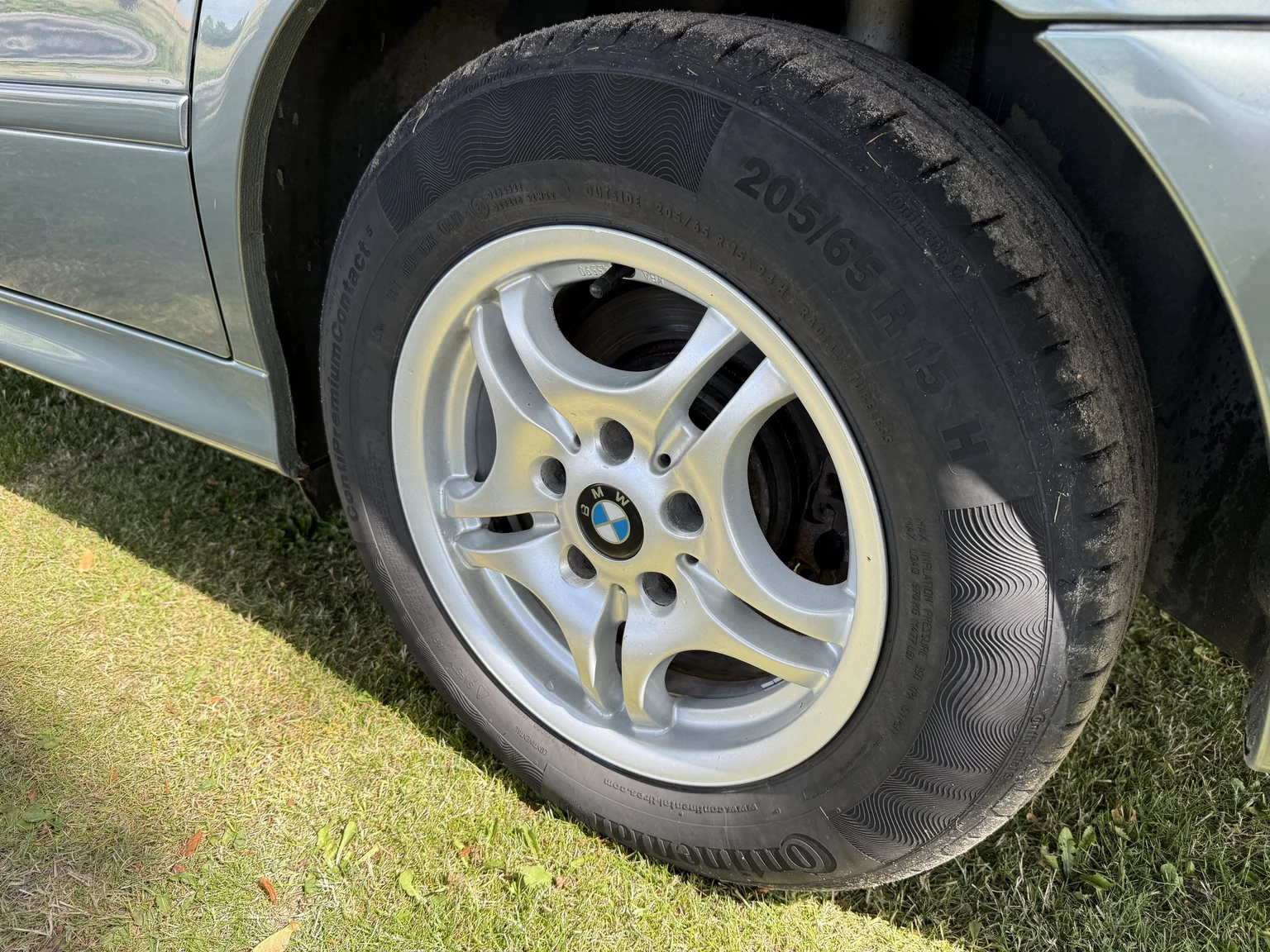 Aussenfoto 2003 BMW 525d Sedan (72)
