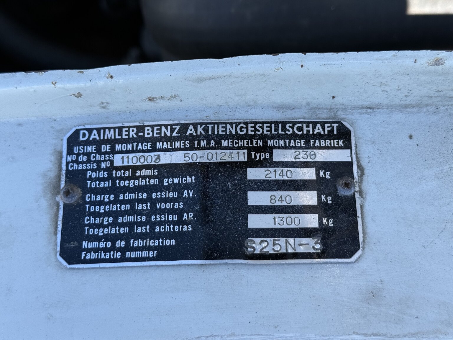Image of 1967 Mercedes-Benz 230 Safari mechanics