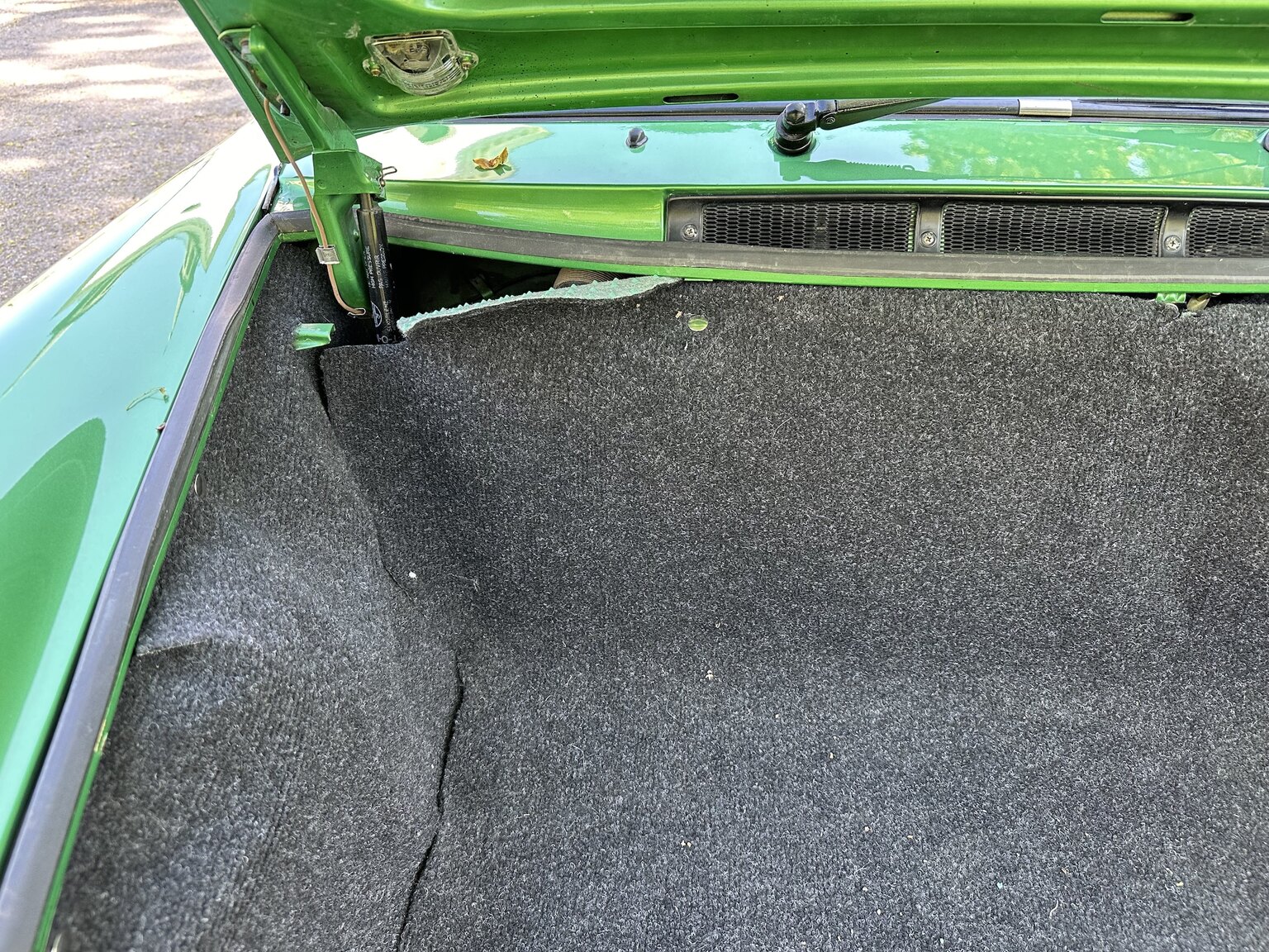 Interior image of 1975 Porsche 911 (38)