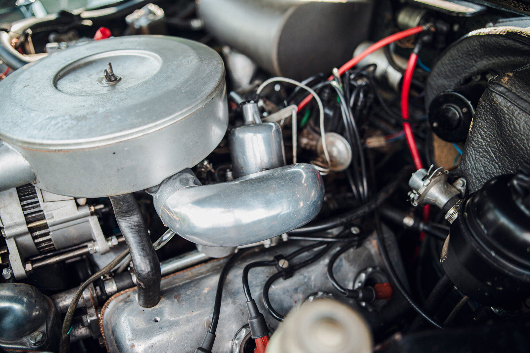 Image of 1965 Daimler 250 V8 mechanics