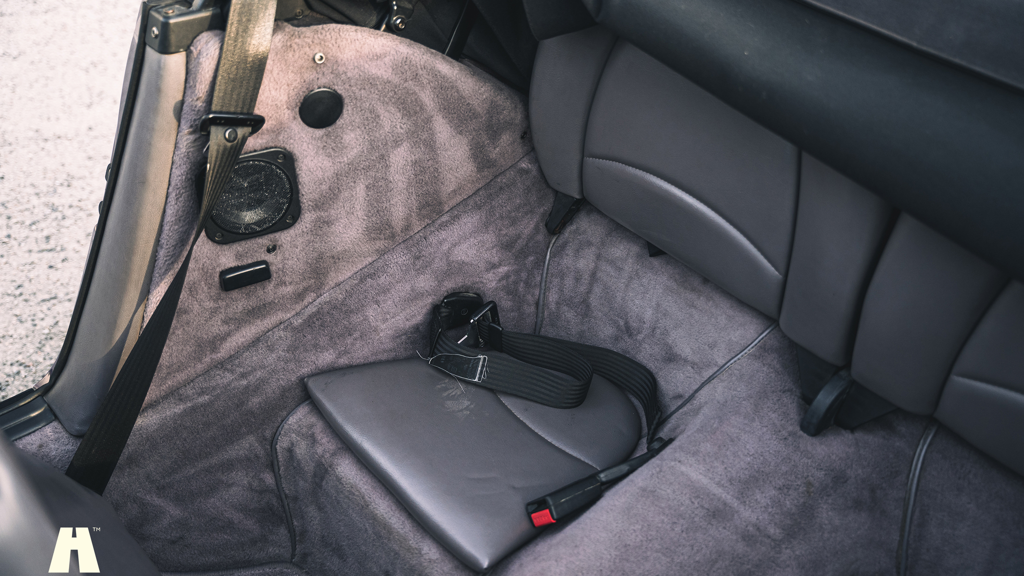 Interior image of 1994 Porsche 993 Cabriolet (50)