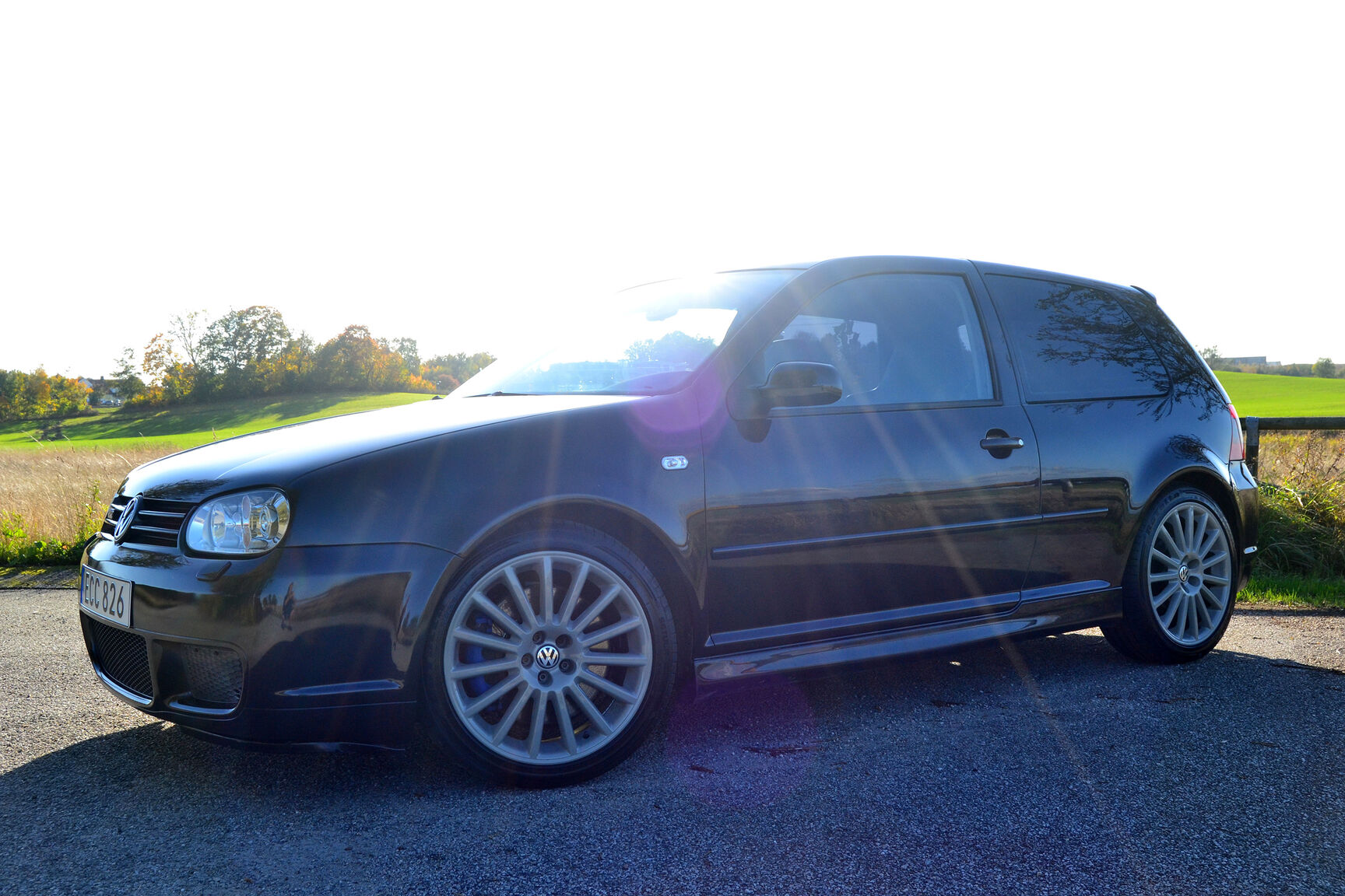 Exteriörbild på 2003 Volkswagen Golf R32 MK4 (6)