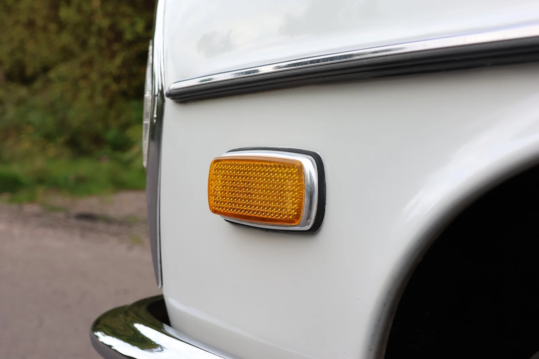 Exterior image of 1972 Mercedes-Benz 280 SE 4.5  (28)