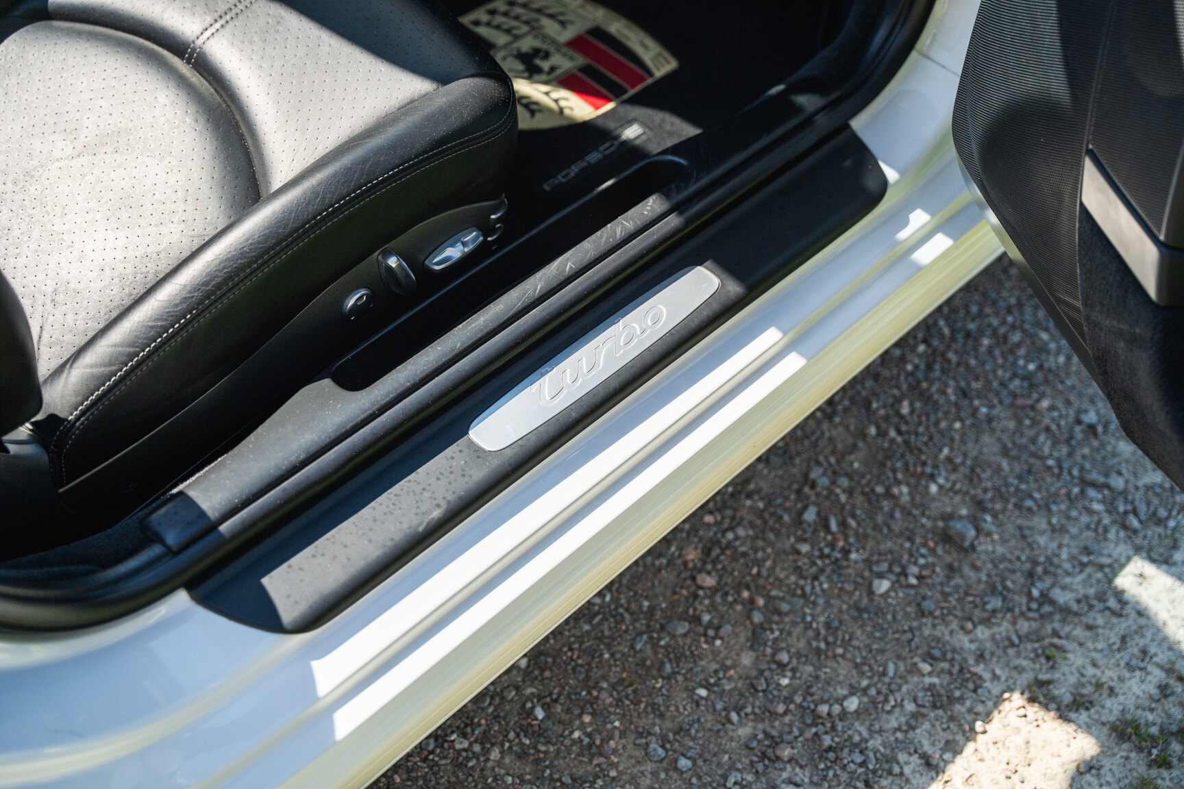 Interior image of 2008 Porsche 911 Turbo Cabriolet (20)