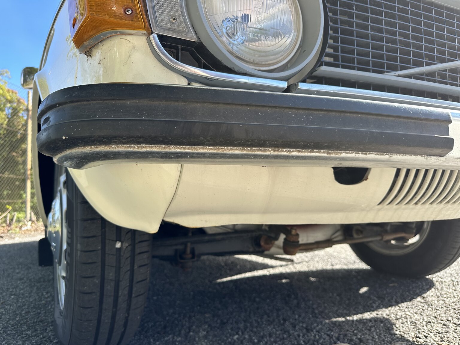 Exterior image of 1973 Volvo 142