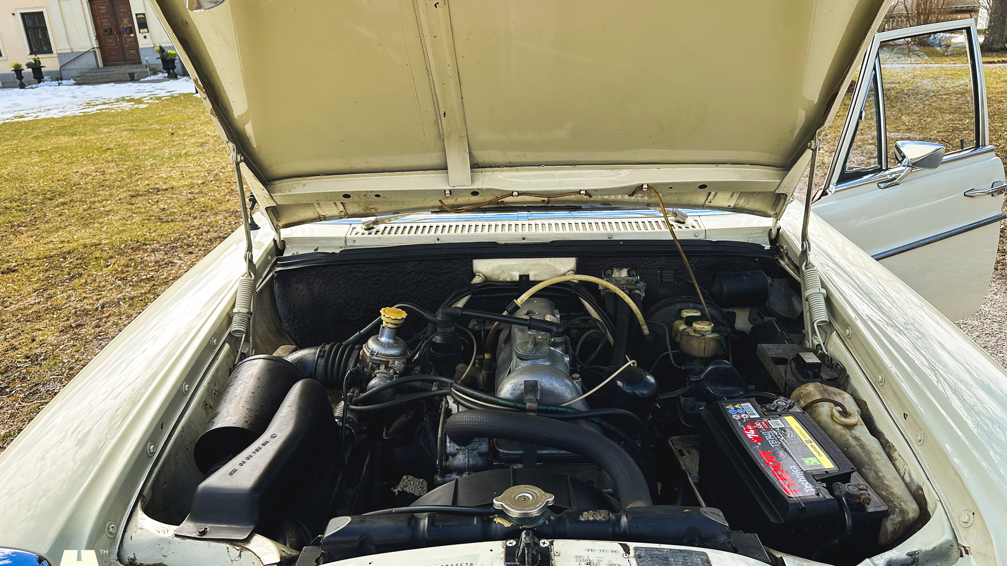 1972 Mercedes-Benz 200, Mekanik