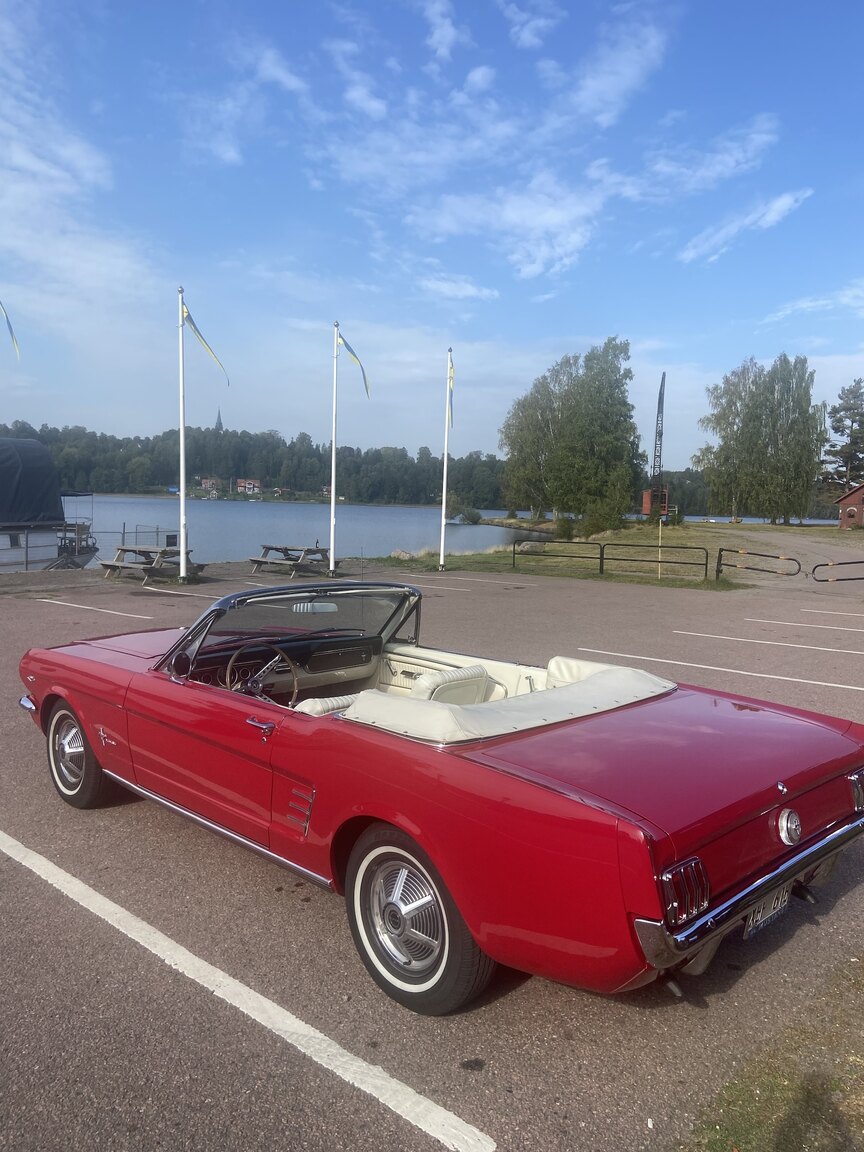 Exteriörbild på 1966 Ford Mustang Convertible