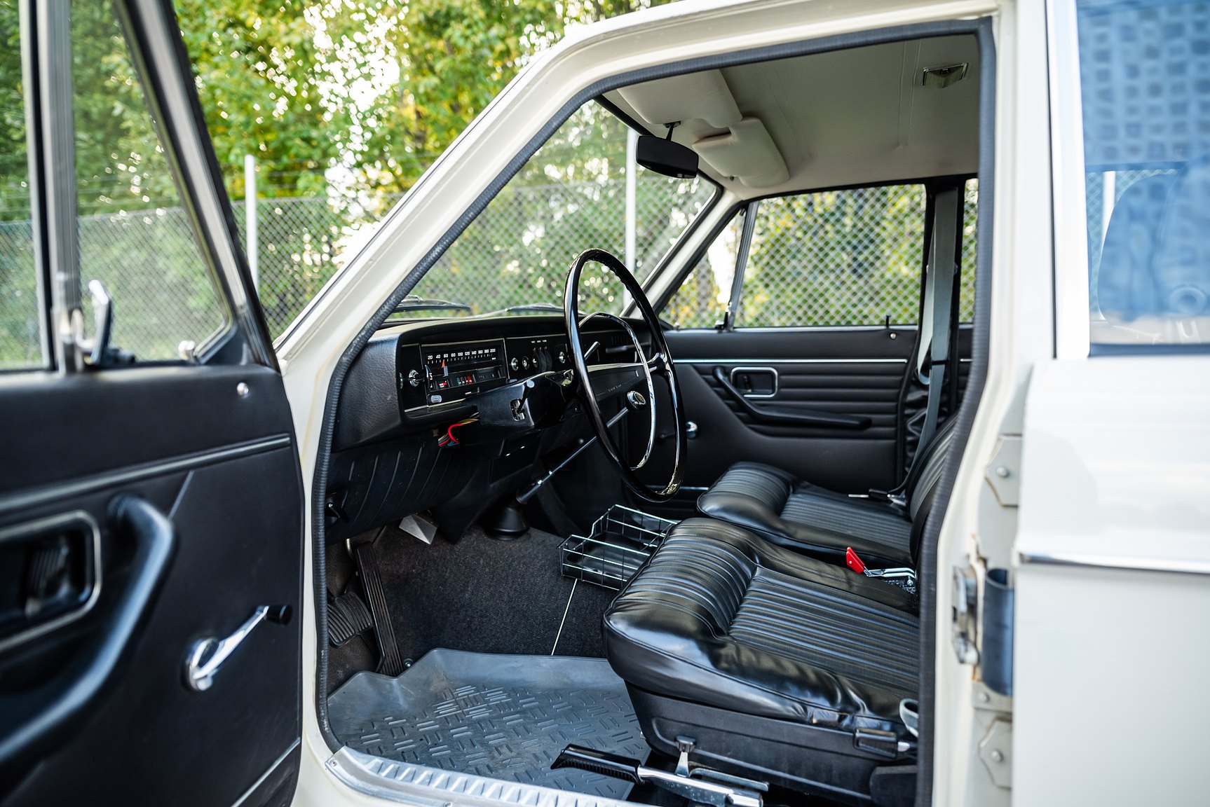Interior image of 1967 Volvo 144 1.8 