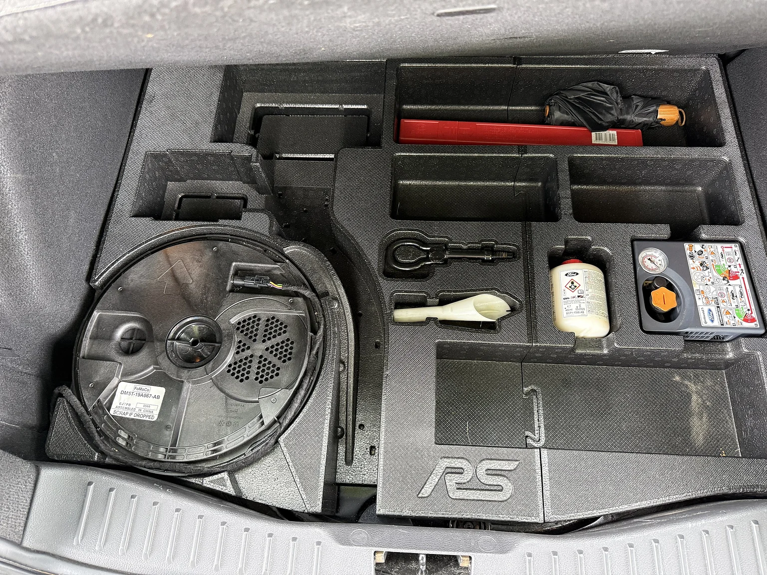Interior image of 2016 Ford Focus RS (41)