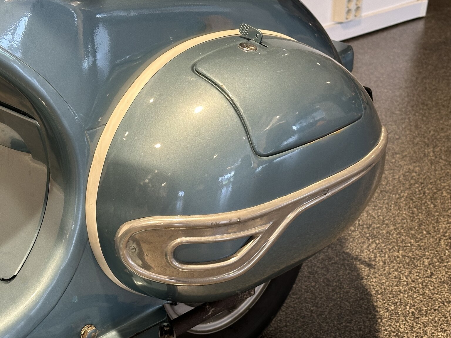 Exteriörbild på 1959 Vespa Piaggio 150cc Widebody