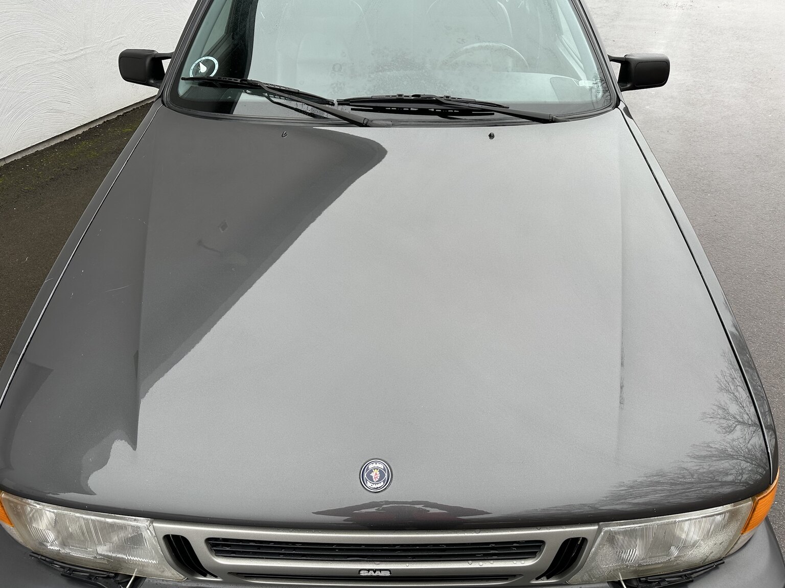 Exterior image of 1988 SAAB 9000i