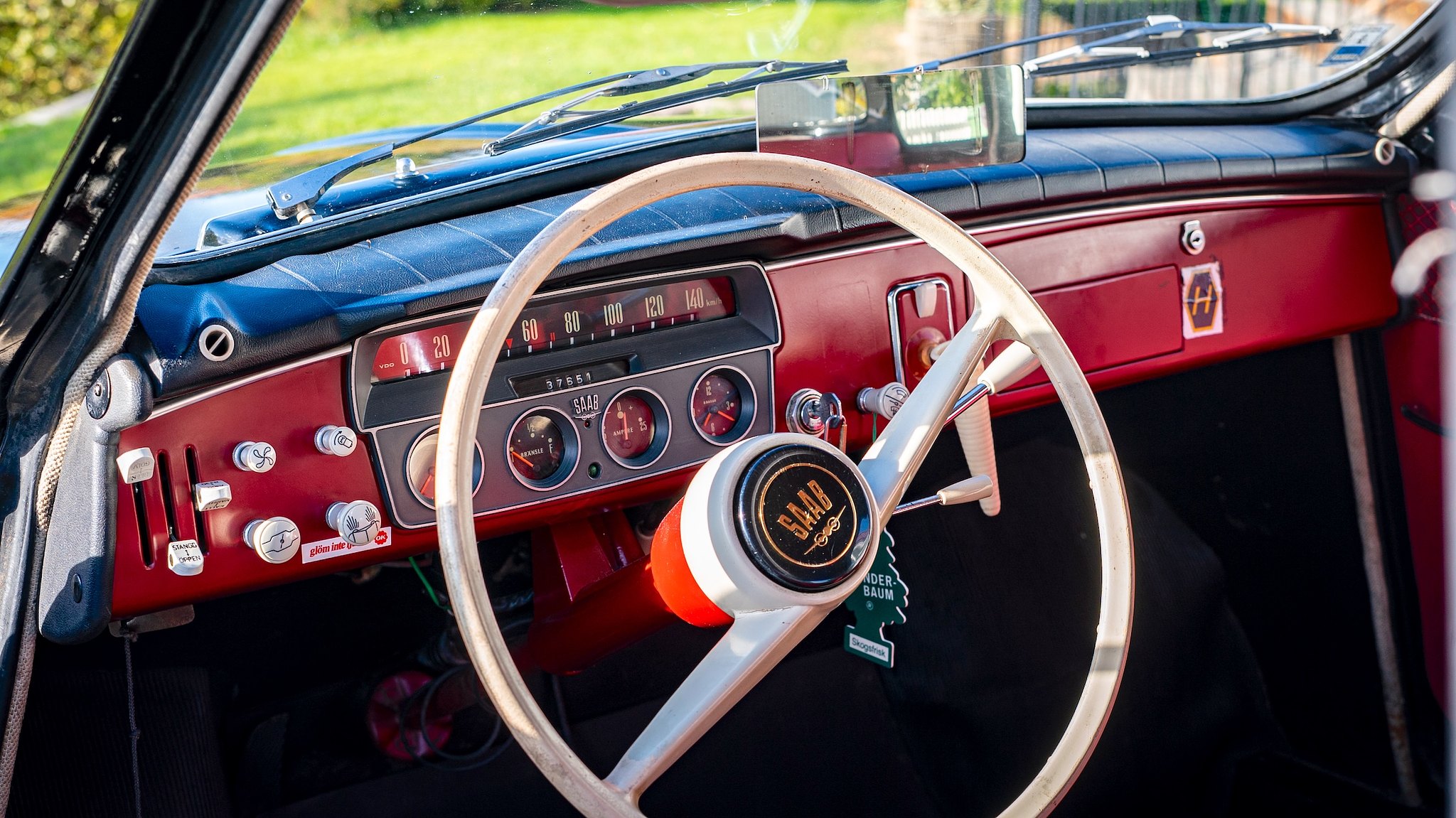 Interior image of 1960 Saab 96 (1)
