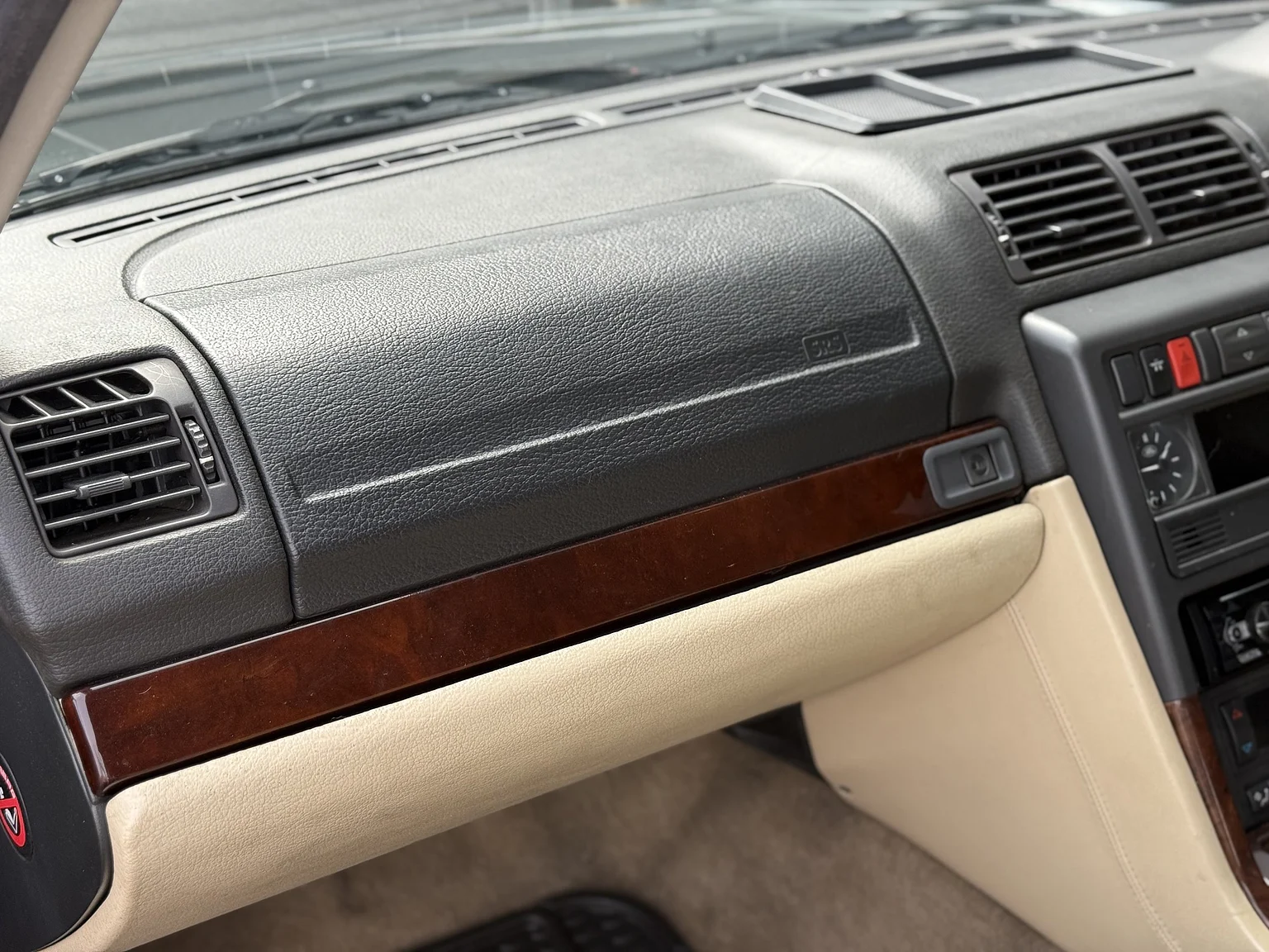 Interior image of 1998 Land Rover Range Rover P38 (49)