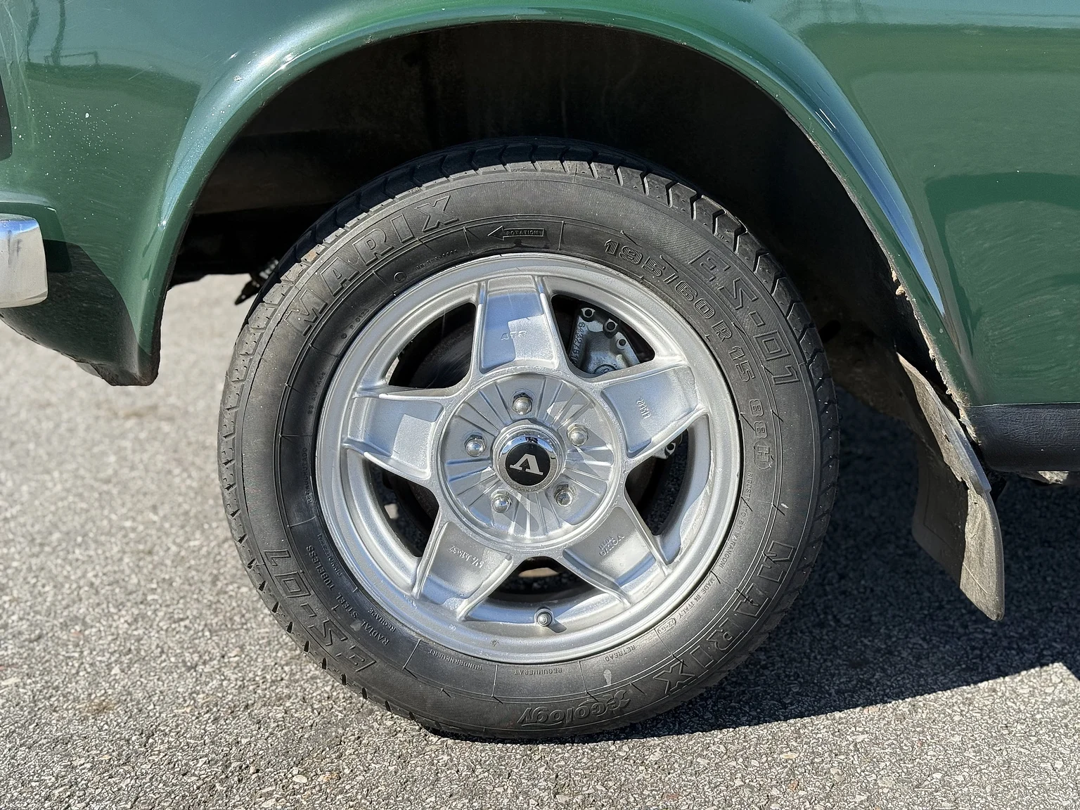 Exterior image of 1973 Volvo 142 2.0 Deluxe (18)