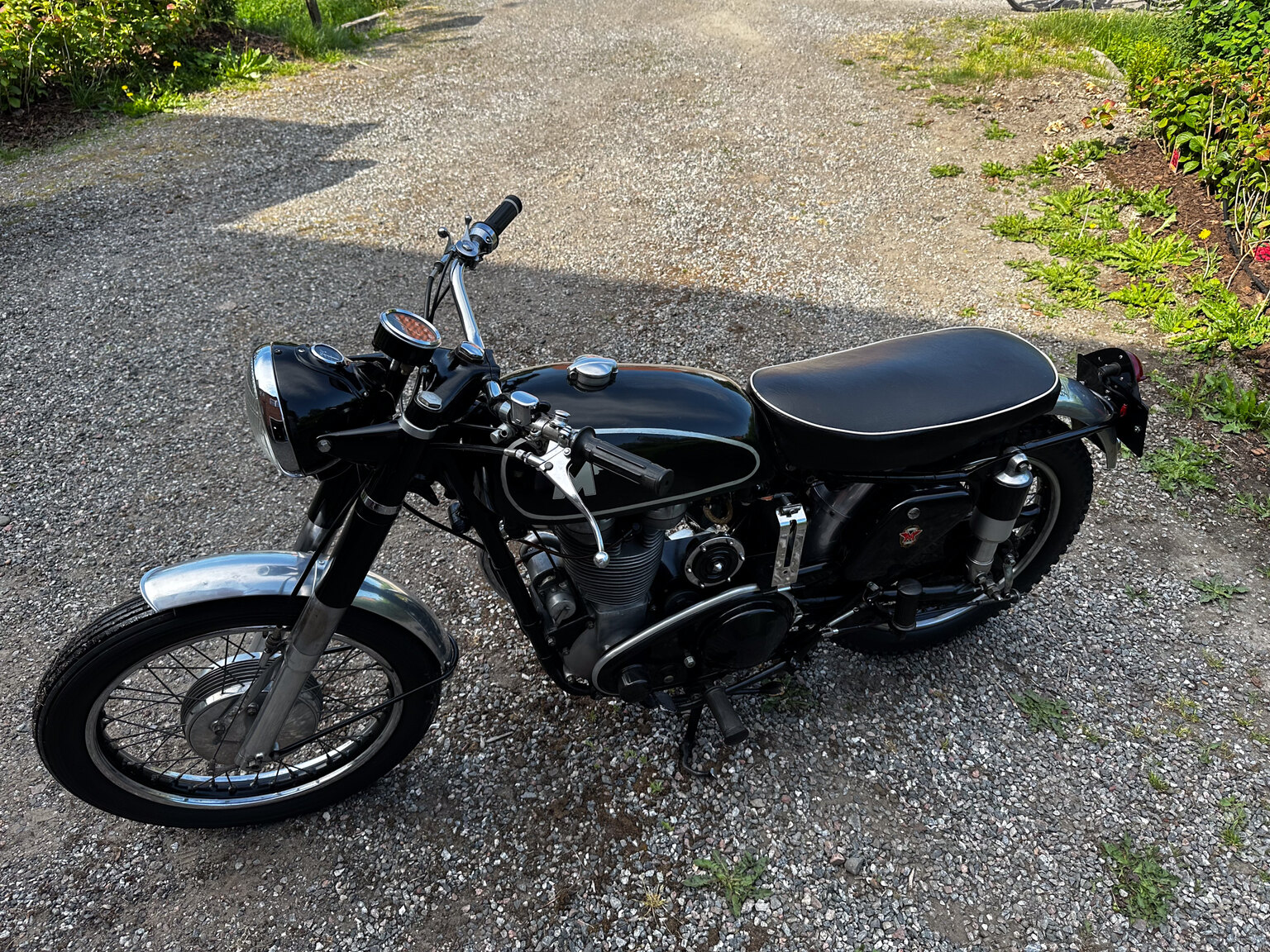 Exterior image of 1952 AJS 16MS 350cc Matchless-replica