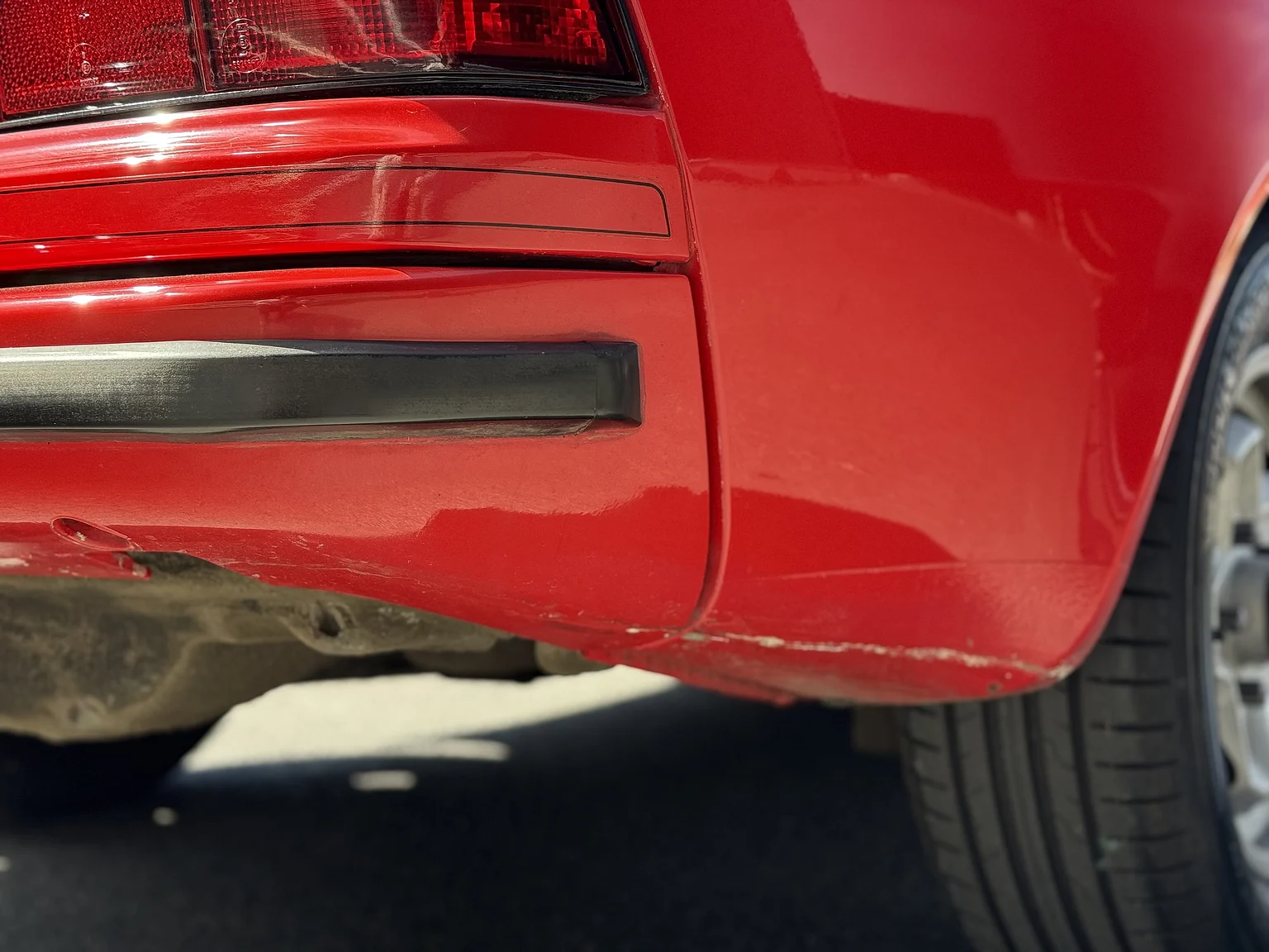 Exteriörbild på 1984 Porsche 944 Targa (41)