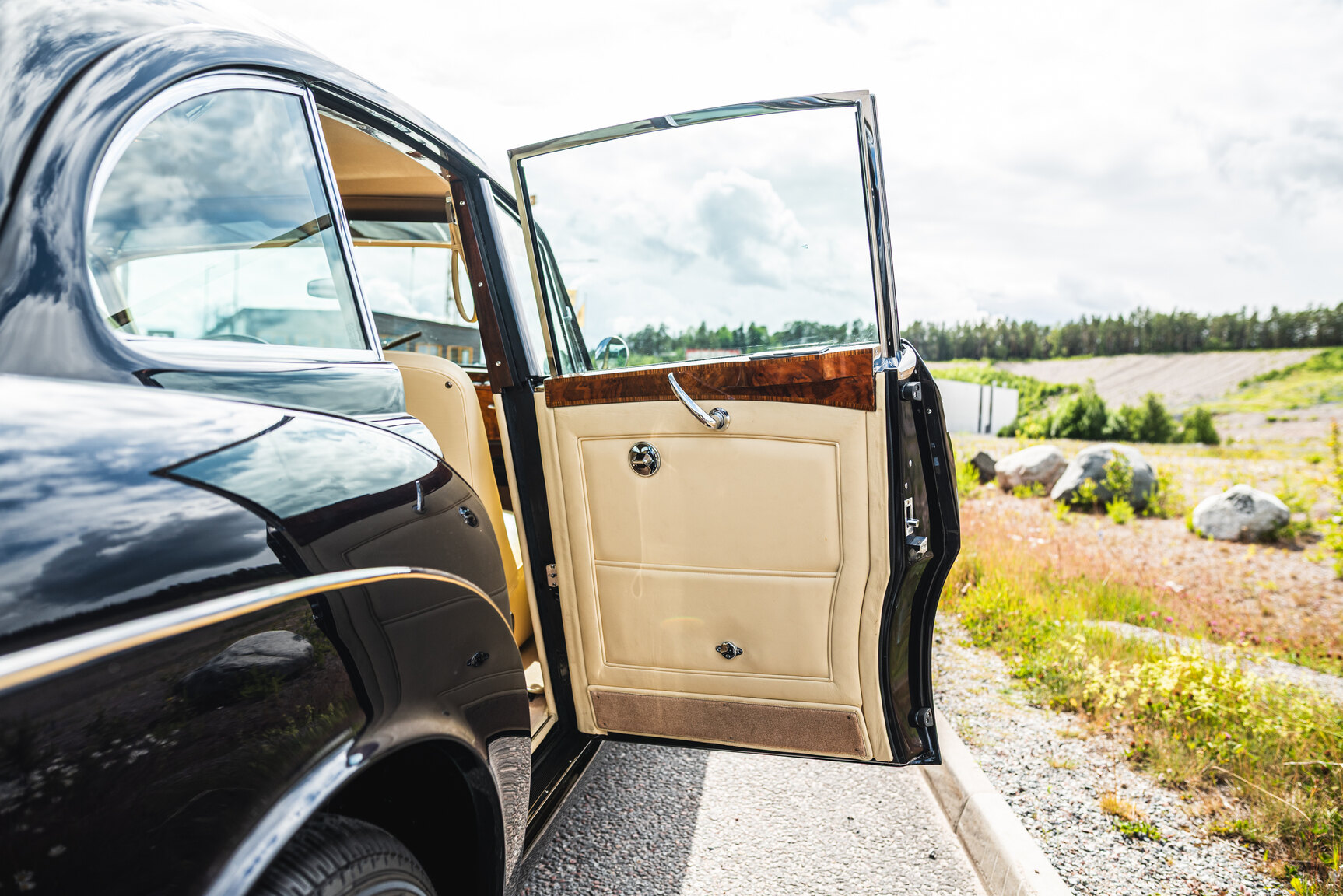 Interior image of 1960 Bentley S2 Continental 