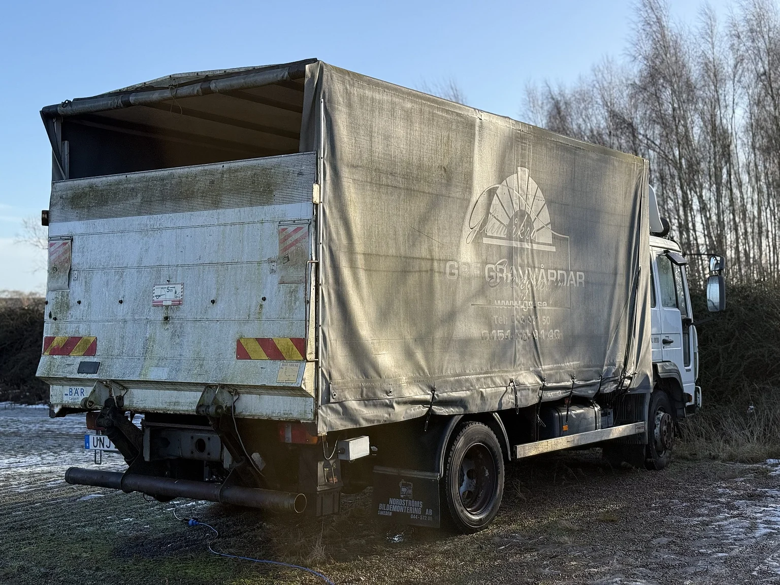 Exteriörbild på 2000 Volvo FL6 4x2 - NO RESERVE (7)