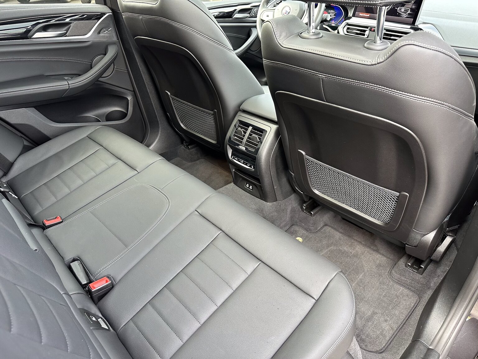 Interior image of 2022 ALPINA XD3