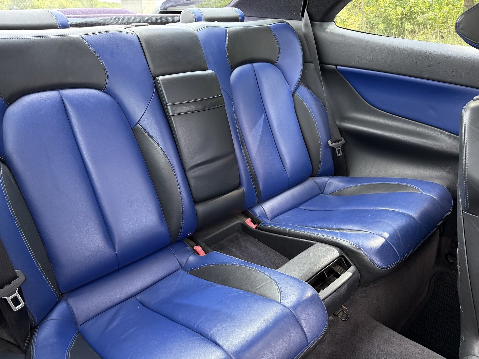 Interior image of 2000 Mercedes-Benz CLK 55 AMG Coupé
