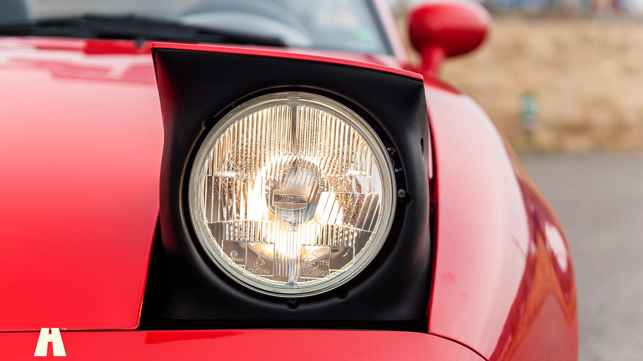 Exterior image of 1997 Mazda MX-5 (29)
