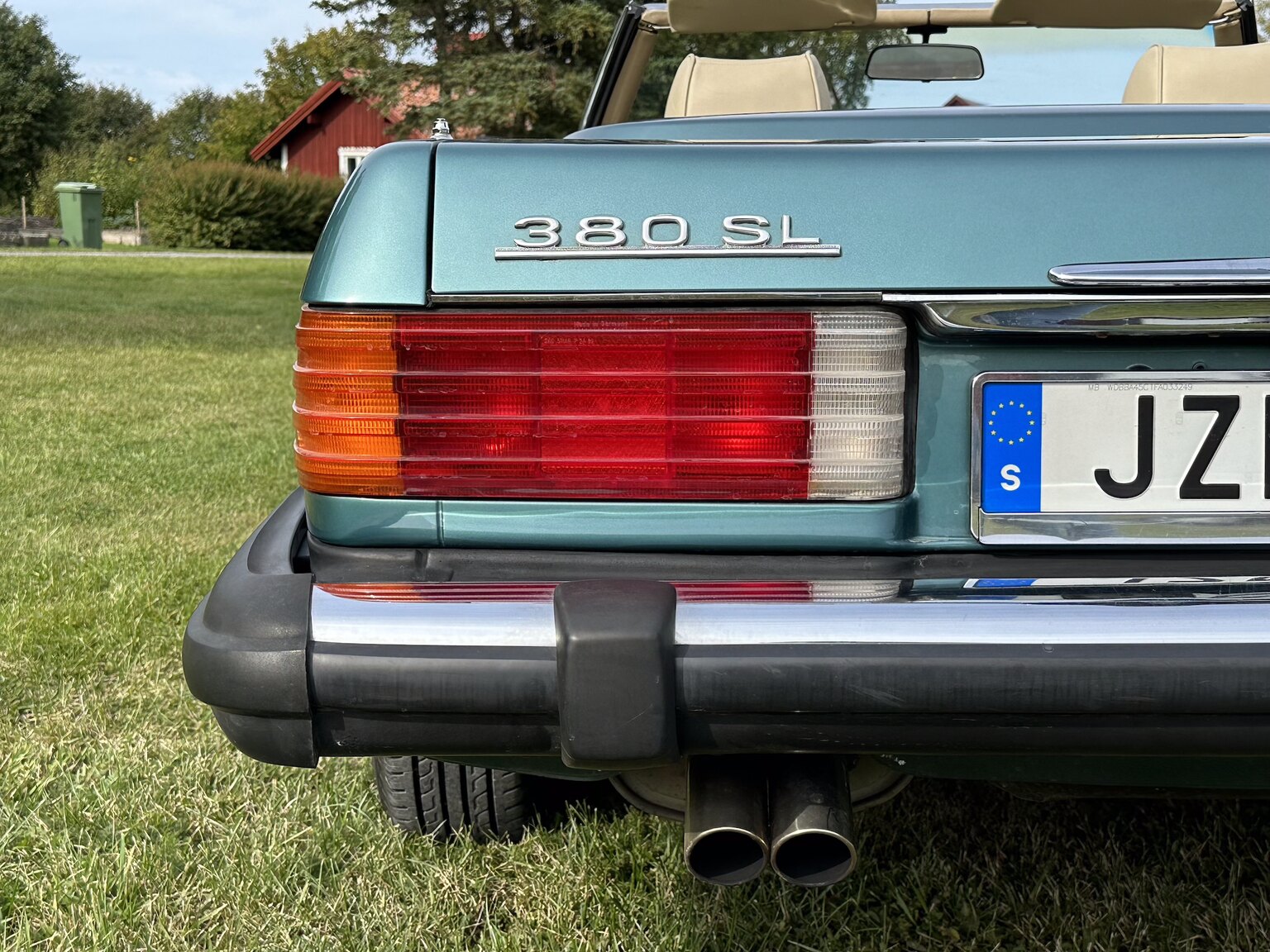 Exteriörbild på 1985 Mercedes-Benz 380 SL
