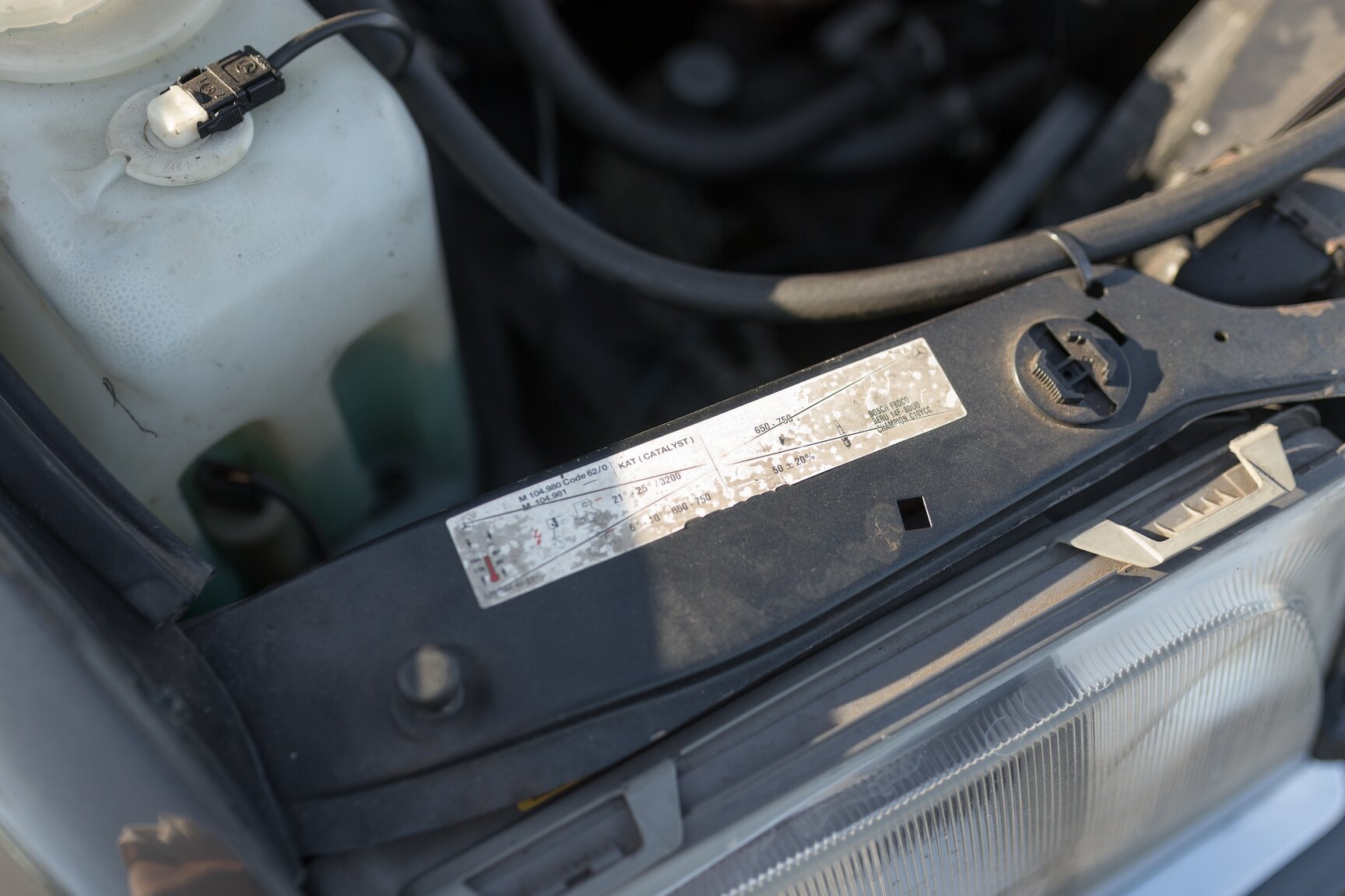Image of 1993 Mercedes-Benz 300 CE-24 Cabriolet mechanics
