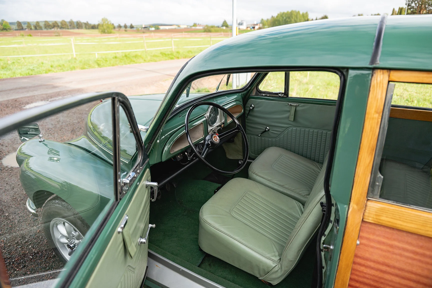 Interior image of 1968 Morris Minor Traveller (3)