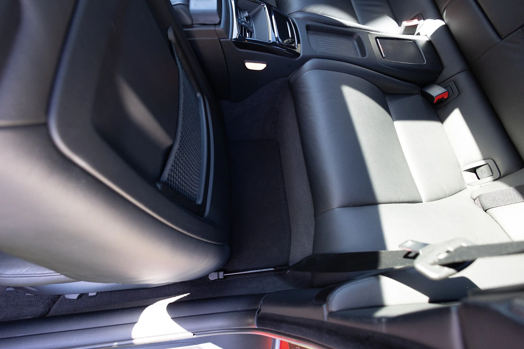 Innenraumfoto von 2007 BMW 335i Coupé (44)