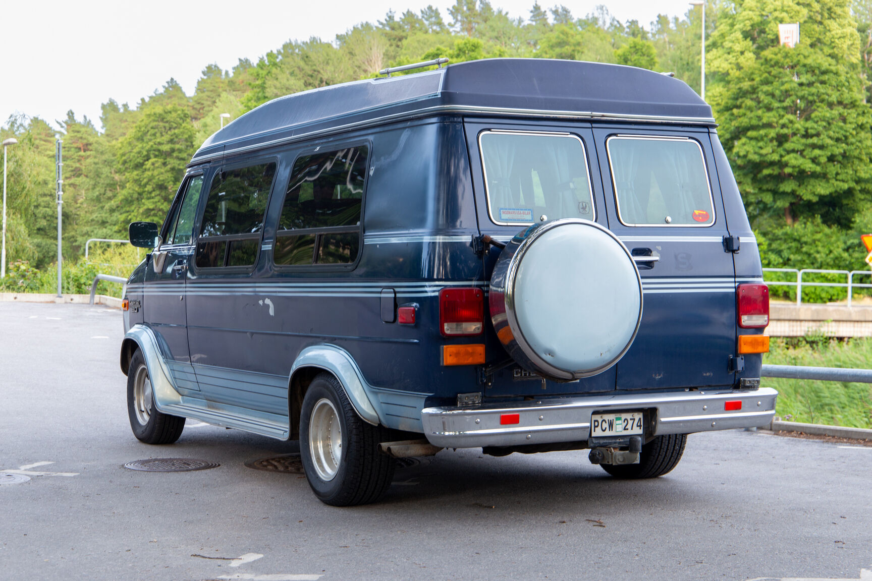 Exterior image of 1989 Chevrolet G20 Conversion Van