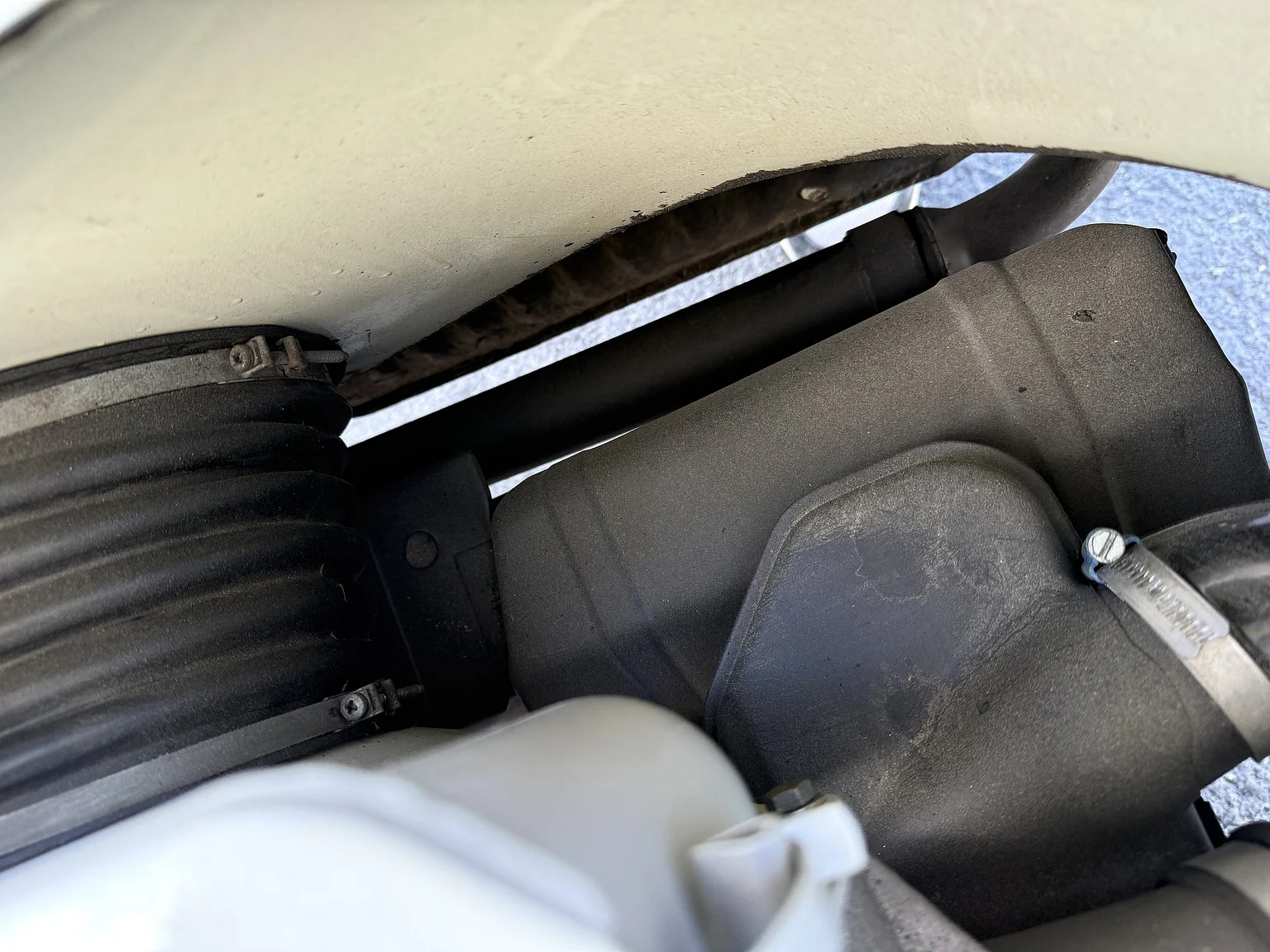 Image of 1965 Volkswagen 1500 Limousine 311 Notchback mechanics (11)