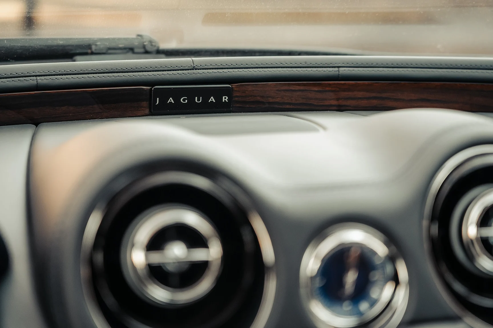 Innenraumfoto von 2012 Jaguar XJ (20)