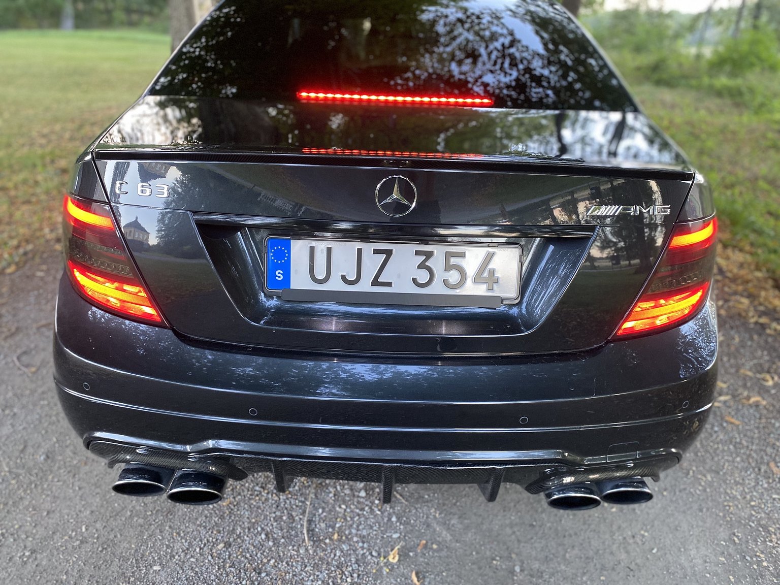 Exteriörbild på 2011 Mercedes-Benz C 63 AMG