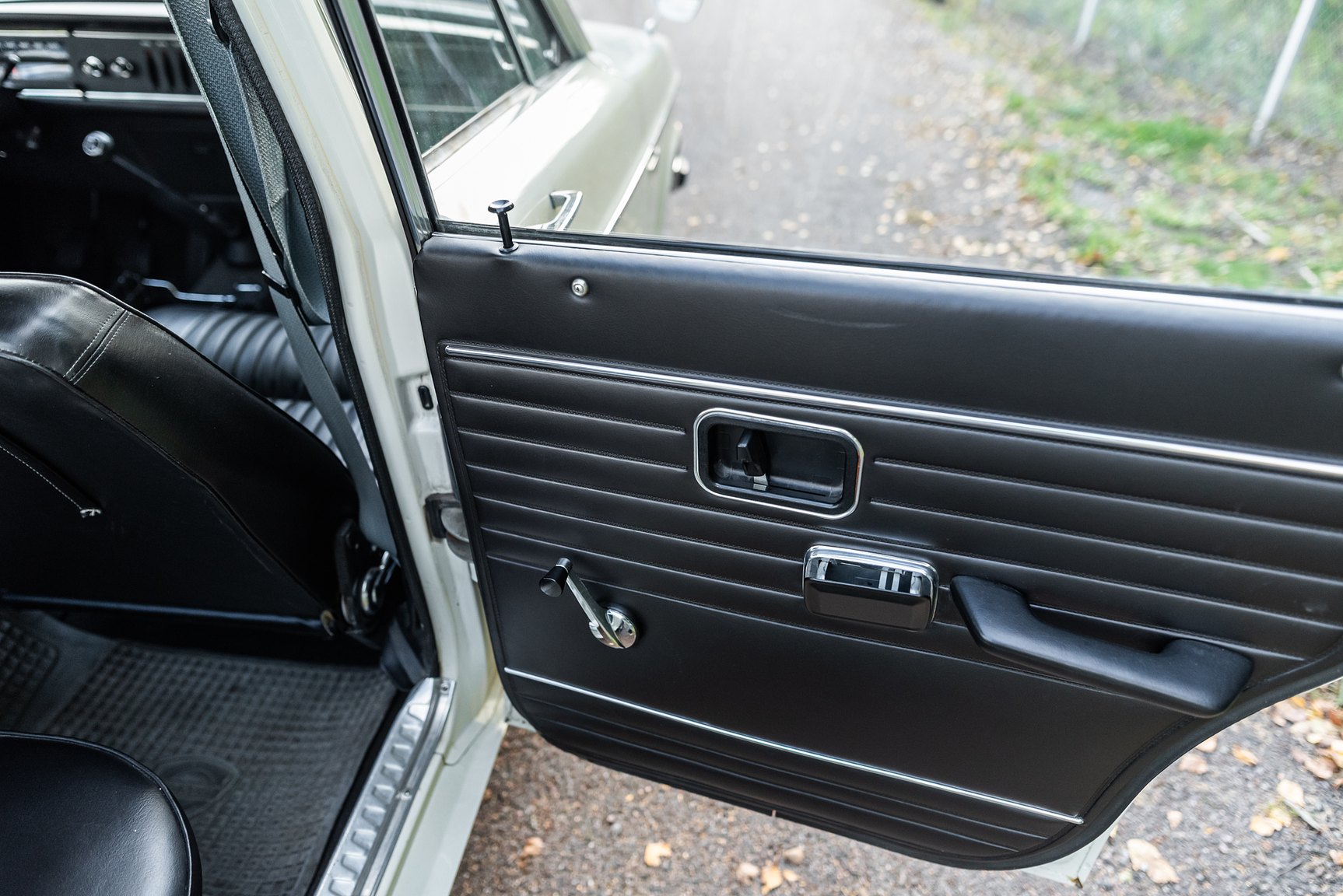 Interior image of 1967 Volvo 144 1.8 
