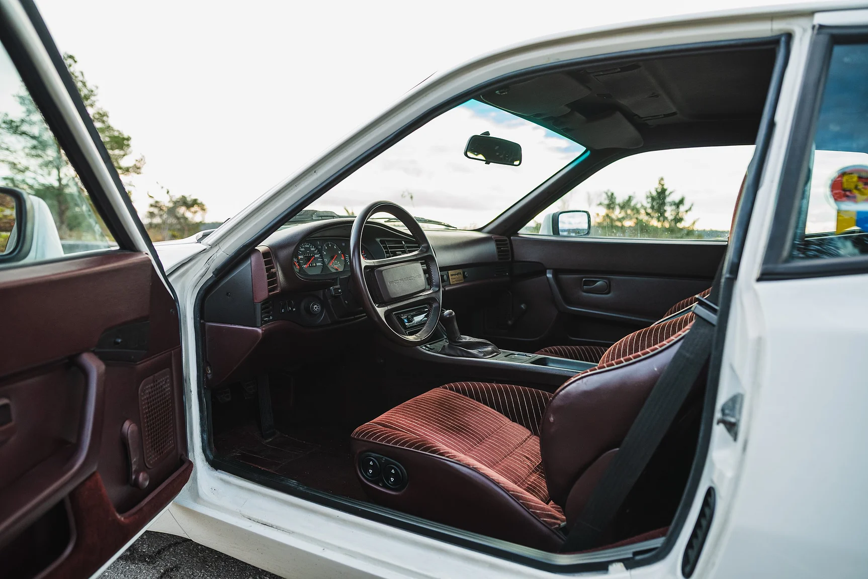 Innenraumfoto von 1986 Porsche 944R (2)