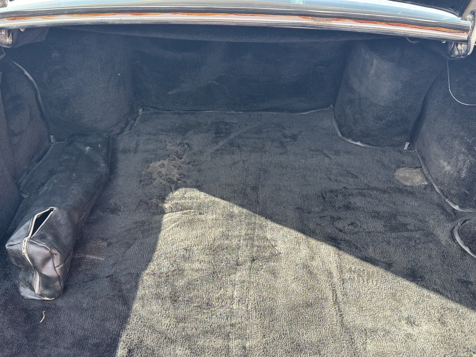 Interior image of 1976 Rolls-Royce Silver Shadow