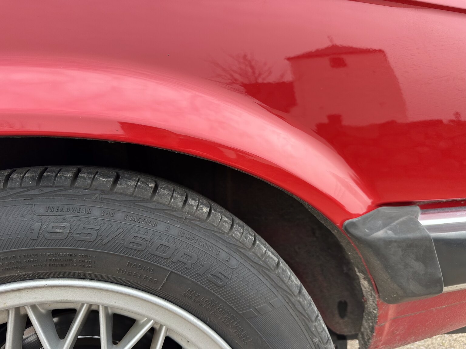 Exterior image of 1987 BMW 325i Convertible (37)