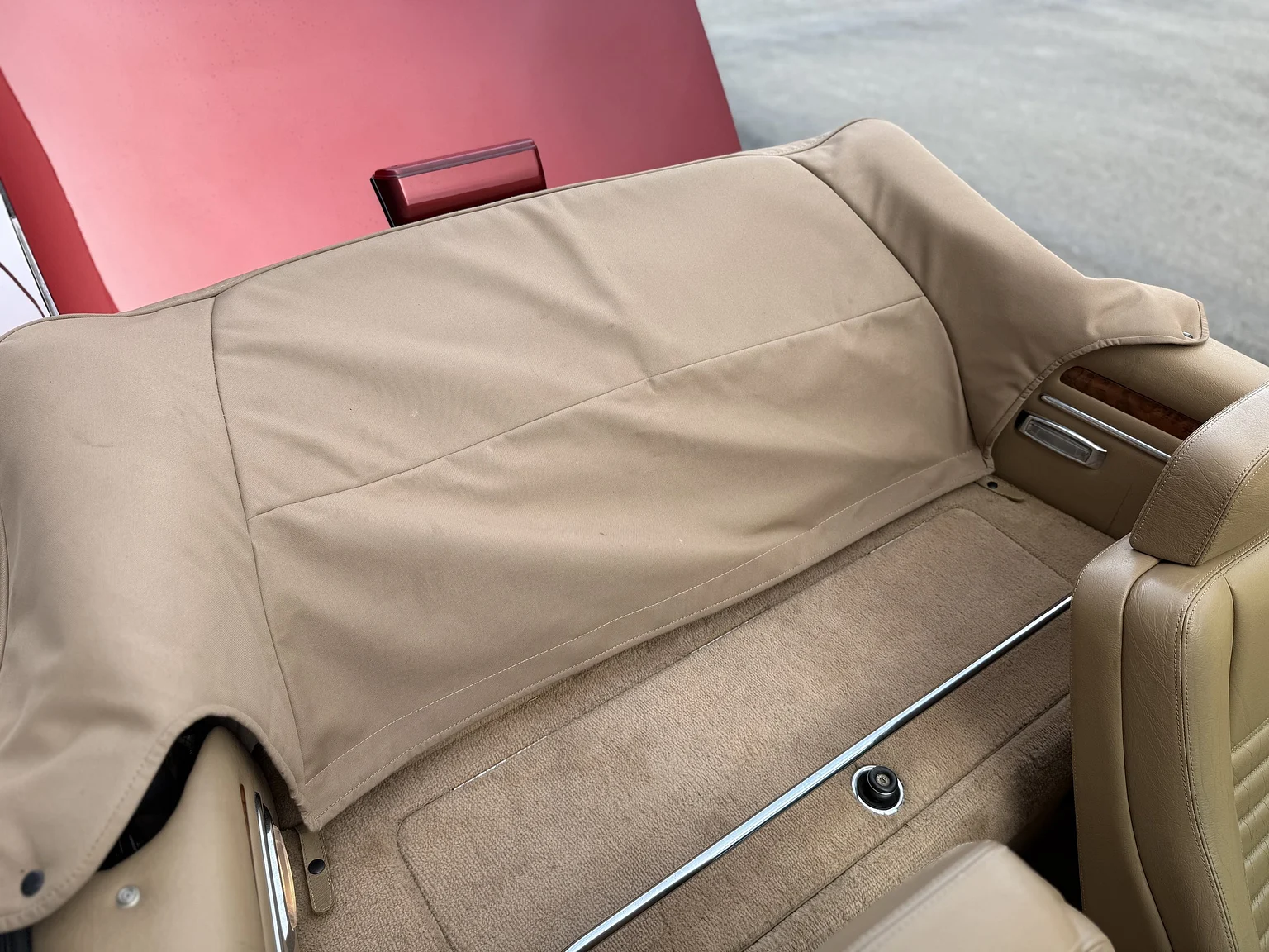 Interior image of 1993 Jaguar XjS Cabriolet (28)