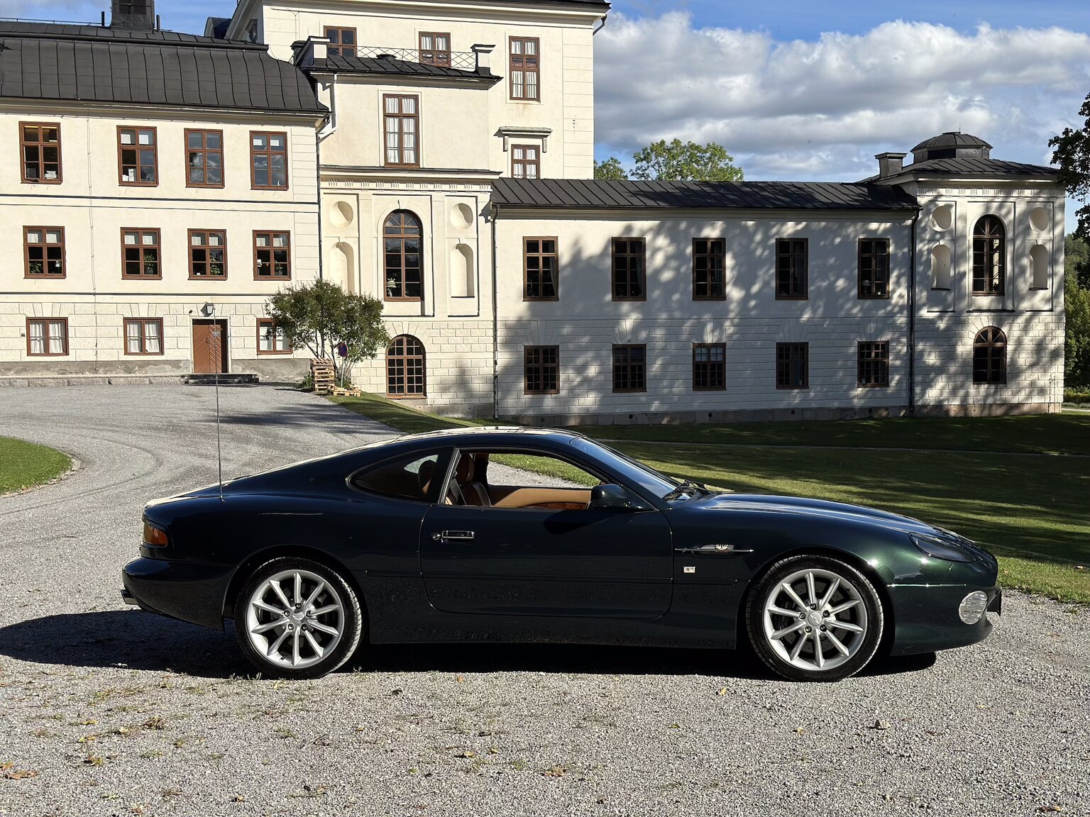 Exterior image of 2003 Aston Martin DB7