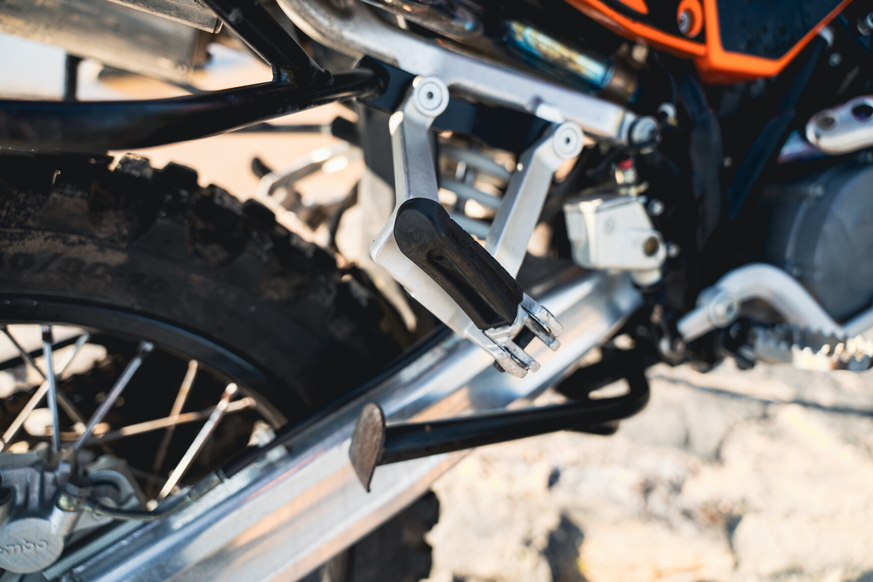 Image of 2003 KTM 950 Adventure S (23) mechanics