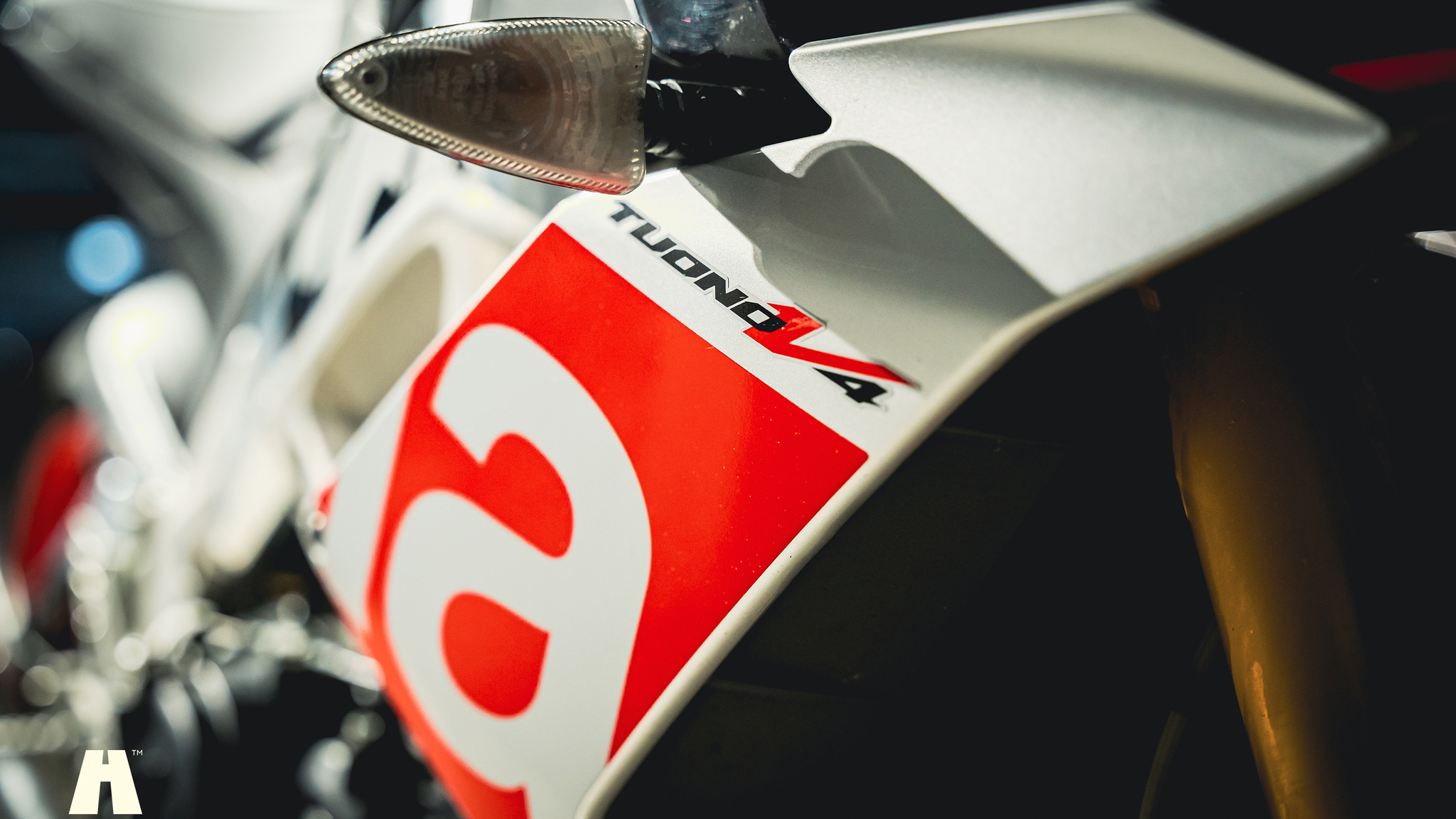 Exterior image of 2016 Aprilia Tuono V4 Factory