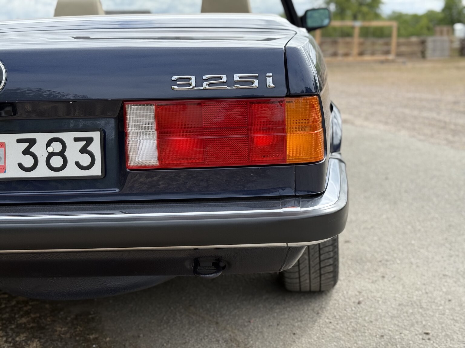 Exterior image of 1987 BMW 325i Convertible