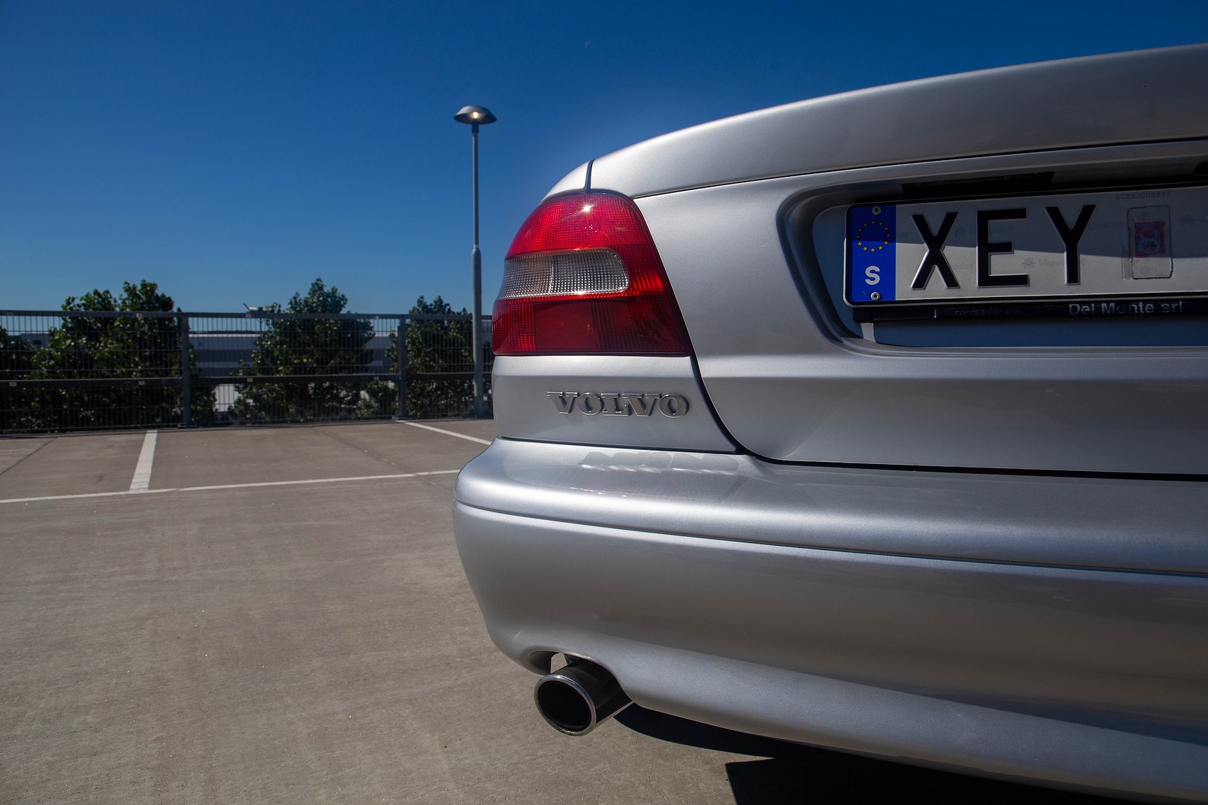 Exterior image of 1999 Volvo C70 2.5 T Manuell