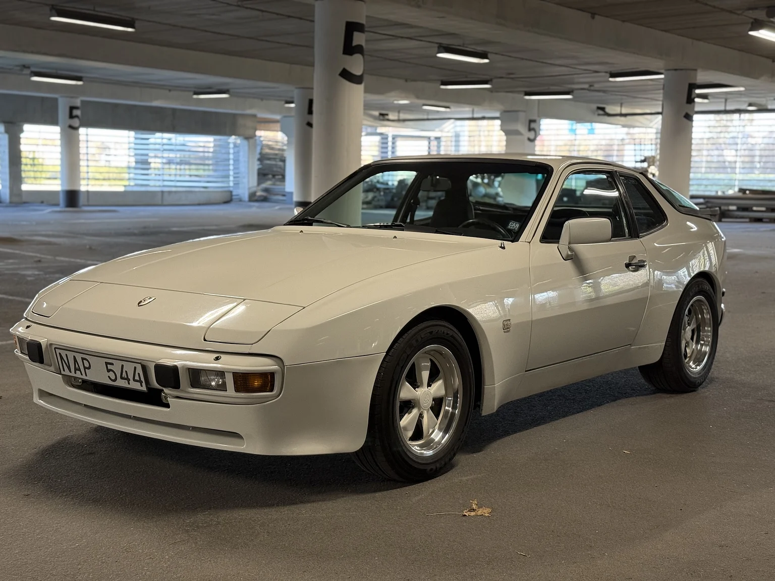 Aussenfoto 1984 PORSCHE 944 Targa (9)